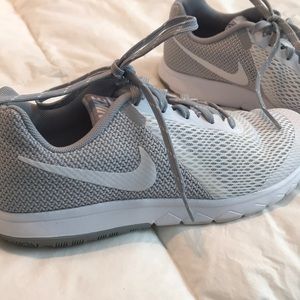 Nike flex experience RN 5 size 8- worm once